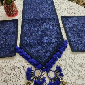 Table runner with 6 placemats