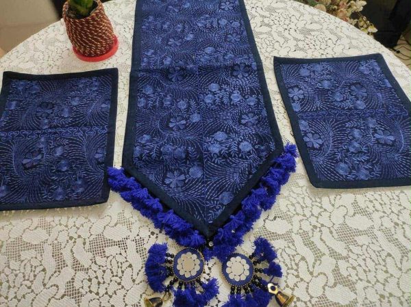 Table runner with 6 placemats